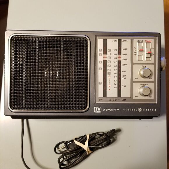 Vintage General Electric TV Sound WB/AM/FM Radio Receiver Model 7-2945A Working - Picture 12 of 12